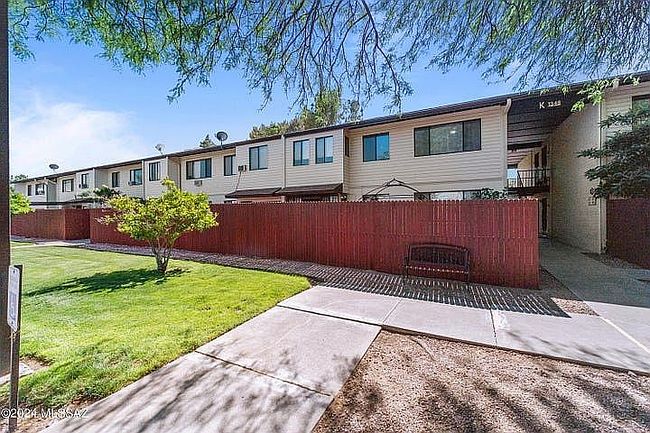 Photo of 1360 S Avenida Polar Apt J112, Tucson, AZ