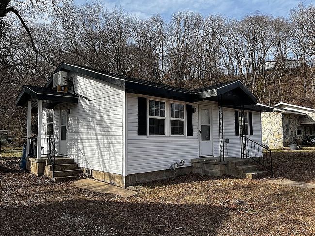 Preview of property located at 1022 Bluff St