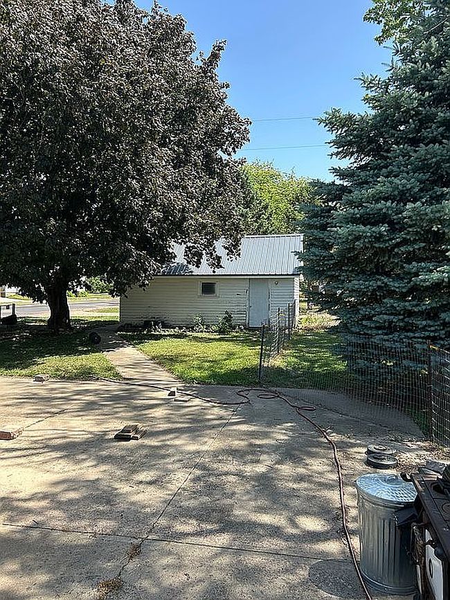 Photo of 311 2nd St, Wakonda, SD