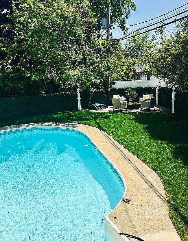 Photo of 690 Park Ln, Woodmere, NY