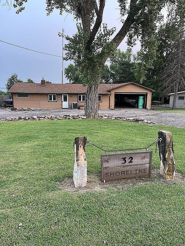 Photo of 32 Shoreline Dr
