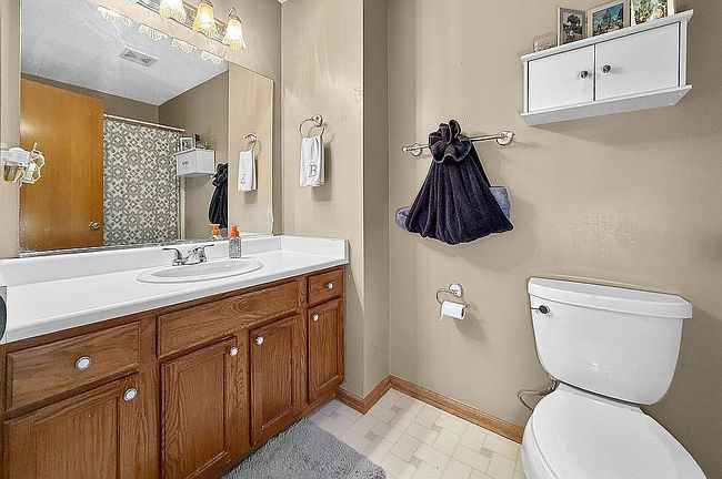 Photo of 4887 Ashley Park Dr, West Des Moines, IA