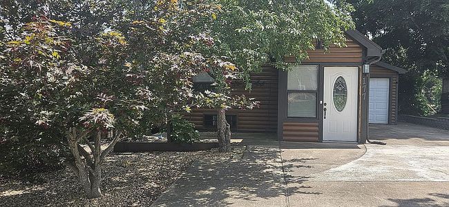 Photo of 177 Bears Paw Way, Hollister, MO