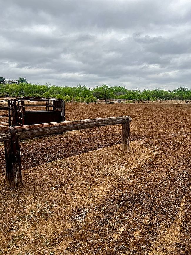 Photo of 3537 Fm 140, Uvalde, TX