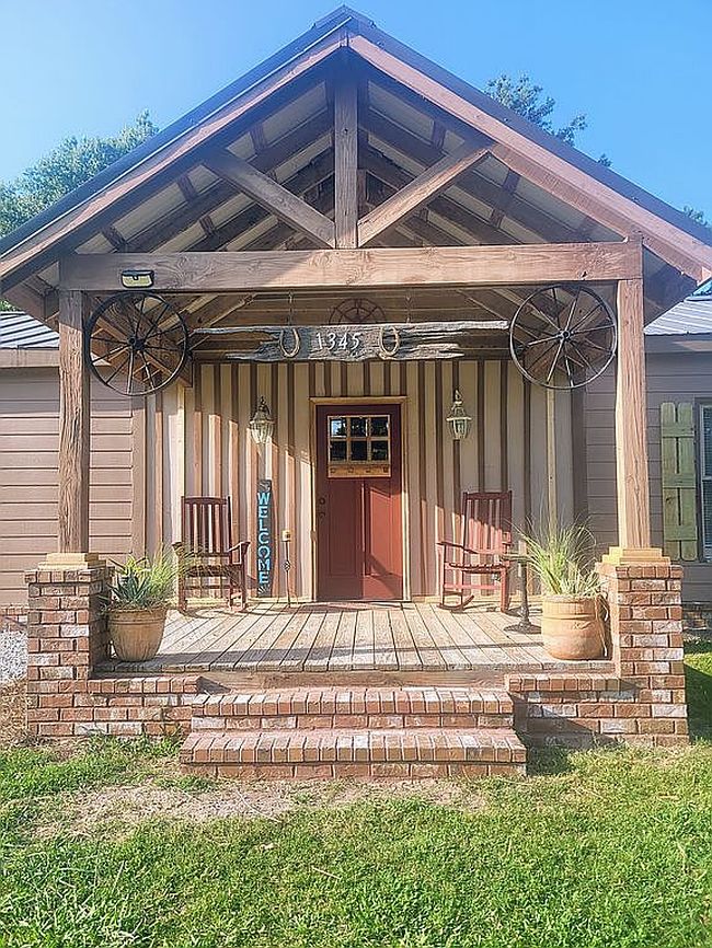 Photo of 1345 Lee St, Rogersville, AL