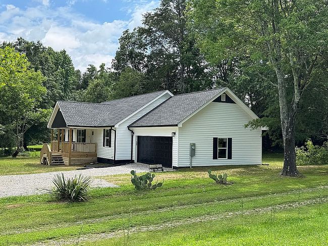 Photo of 1410 Johnson St, Etowah, TN