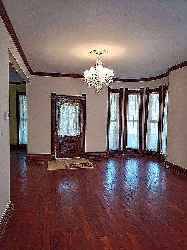 Preview of property located at 716 Western Ave