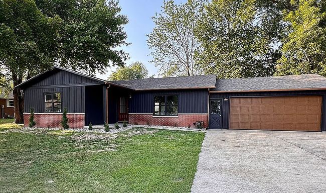 Photo of 1105 W Shawneetown Trl