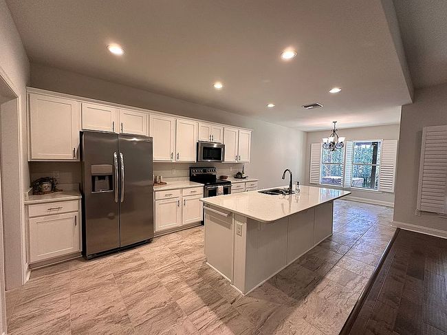 Additional photo 2 of property located at 1400 Surrey Loop