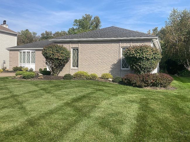 Additional photo of property located at 33 Cove Holw