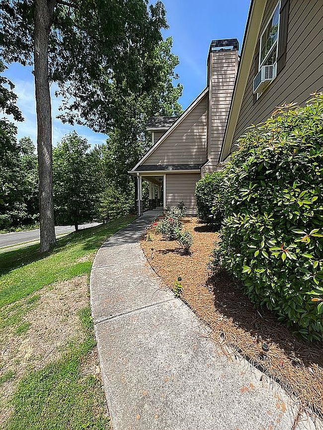 Image of 120 Thornwood Dr Sw