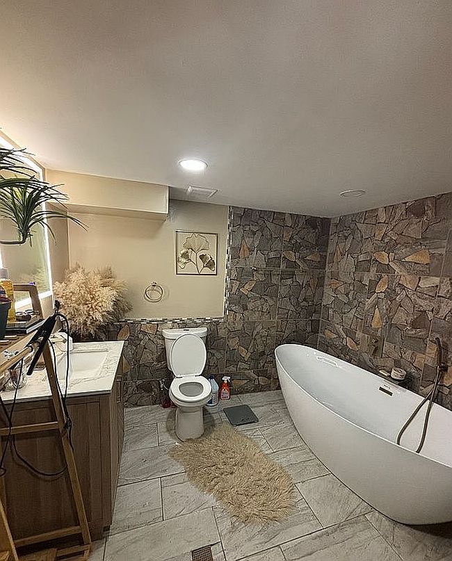 Image of 9615 W Parkway St