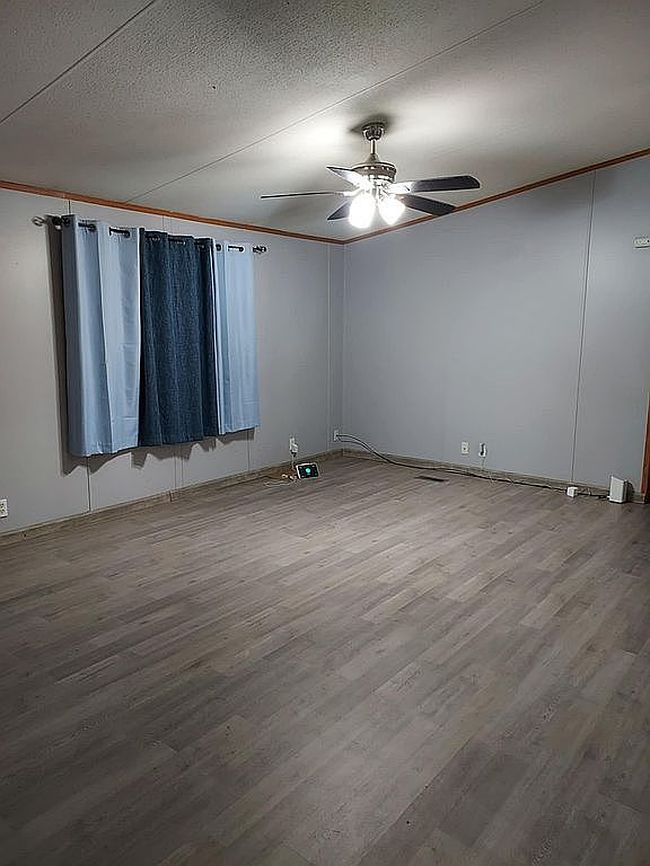 Photo of 1735 Nw Lyman Rd, Topeka, KS