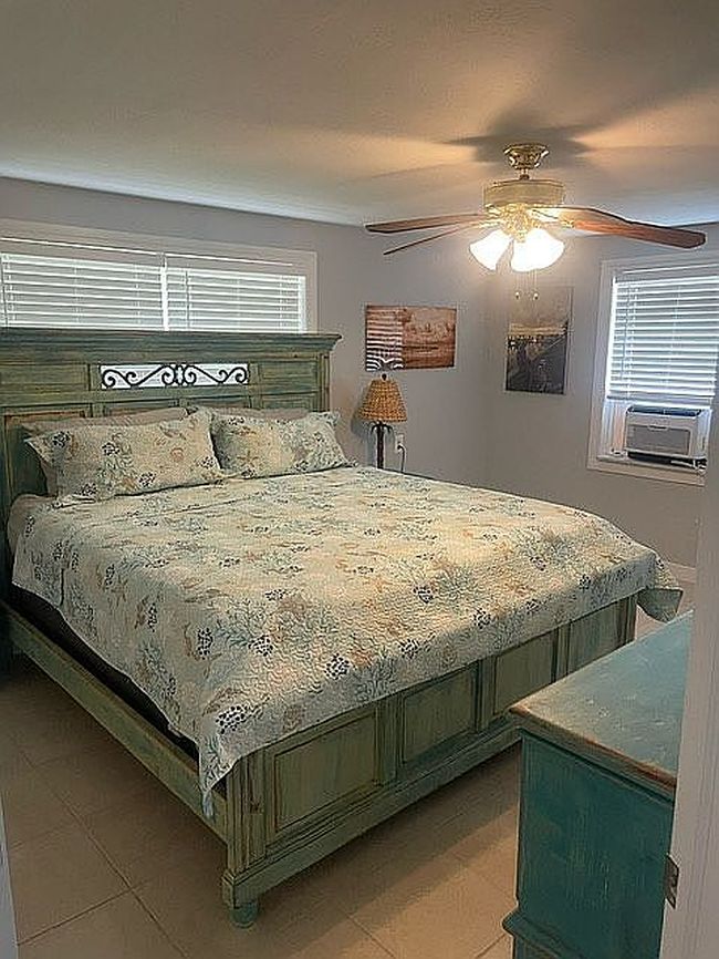 Image of 3709 Sleepy Hollow Ln