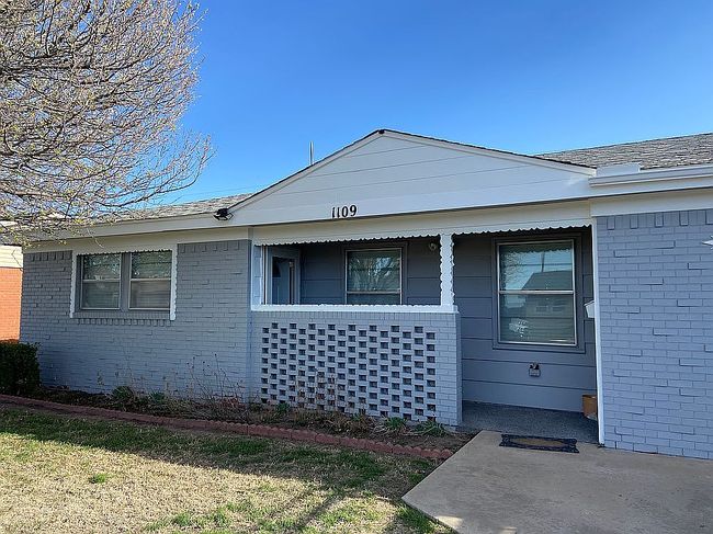 Photo of 1109 Willow Rd, Pampa, TX