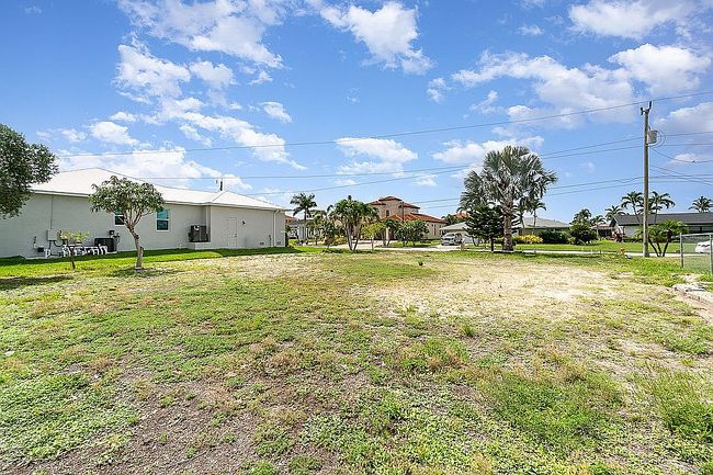 Photo of 127 Sw 52nd Ter, Cape Coral, FL