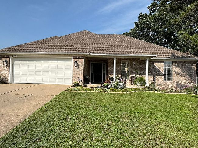 Image of 2240 Desha Dr
