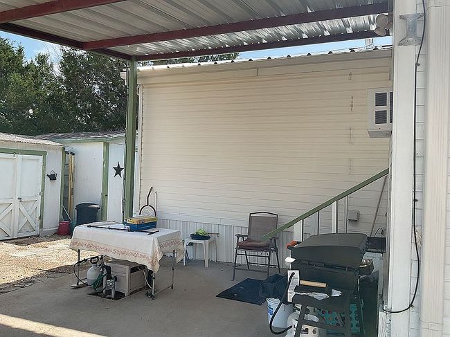 Additional photo 3 of property located at 206 Holiday Rambler Dr