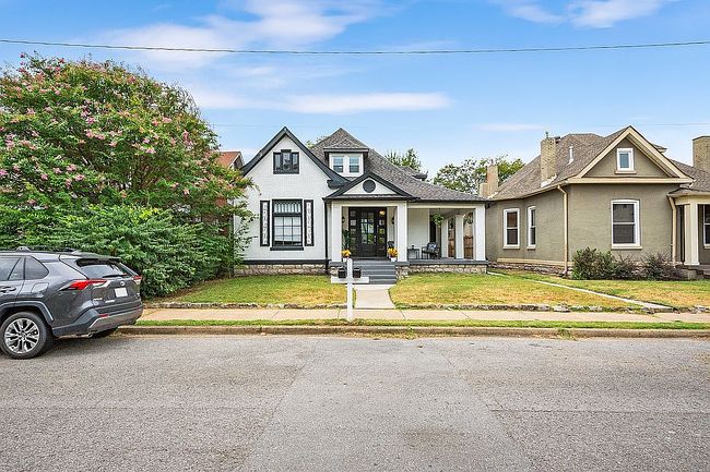 Image of 915 15th Ave S