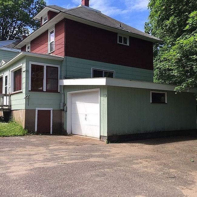 Photo of 604 4th St, Houghton, MI