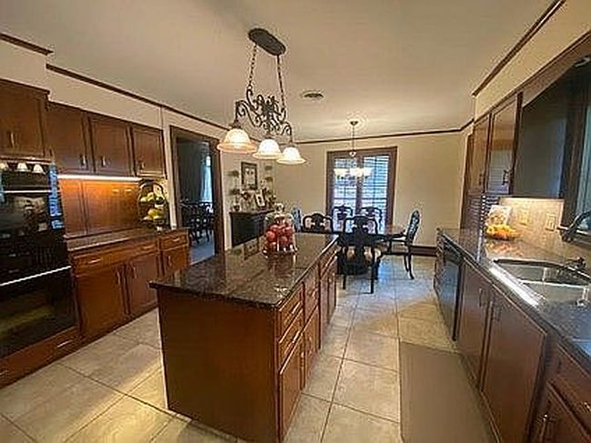 Image of 1711 Willow Dr