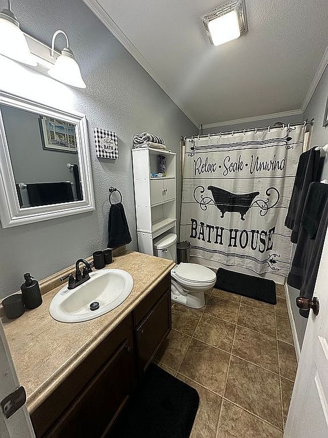 Photo of 3876 County Road 427, Stockdale, TX
