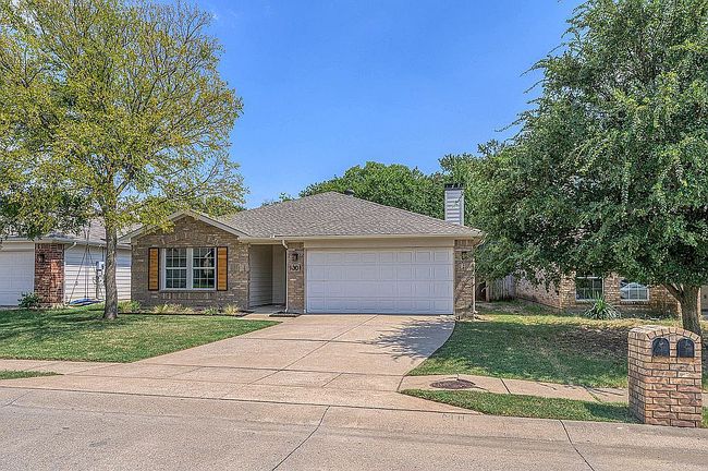 Additional photo 1 of property located at 1301 Oak Hollow Ln