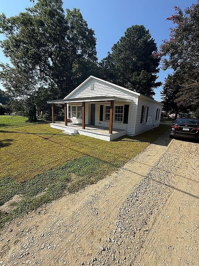 Photo of 103 W 5th St, Hobgood, NC