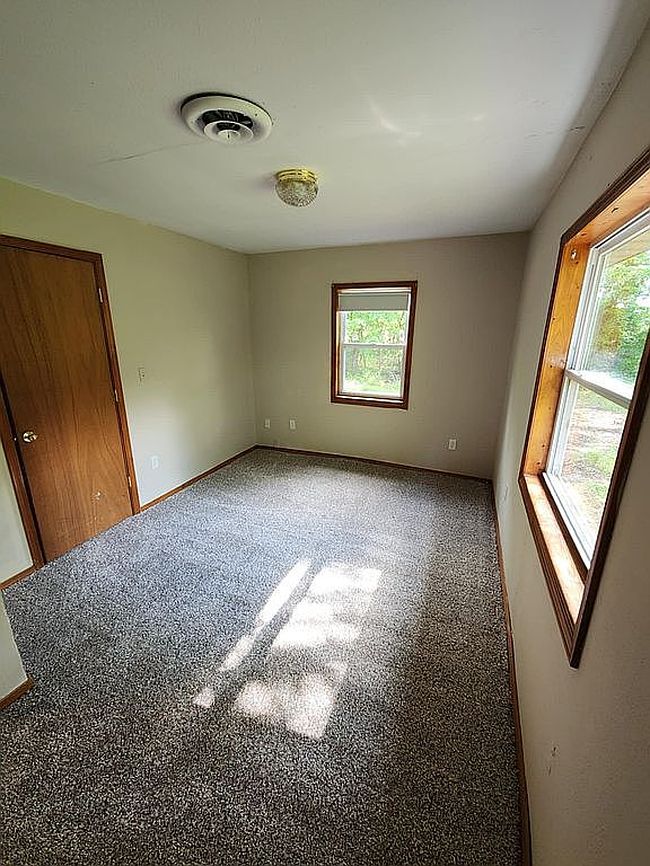 Image of 21851 Lawrence #1090