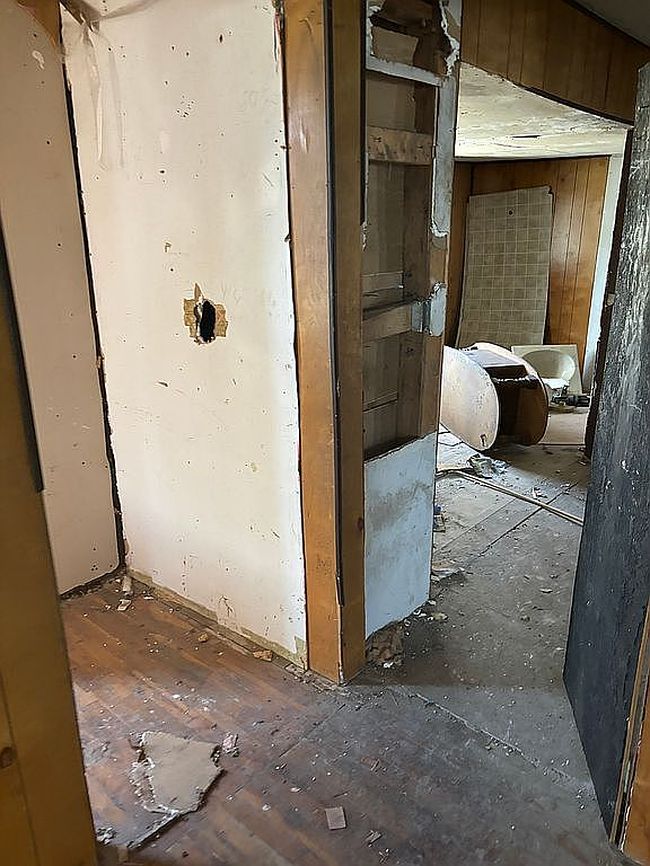 Image of 209 E Cedar St