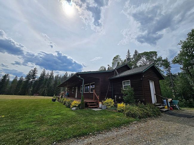 Photo of 2855 Macarthur Lake Rd, Bonners Ferry, ID