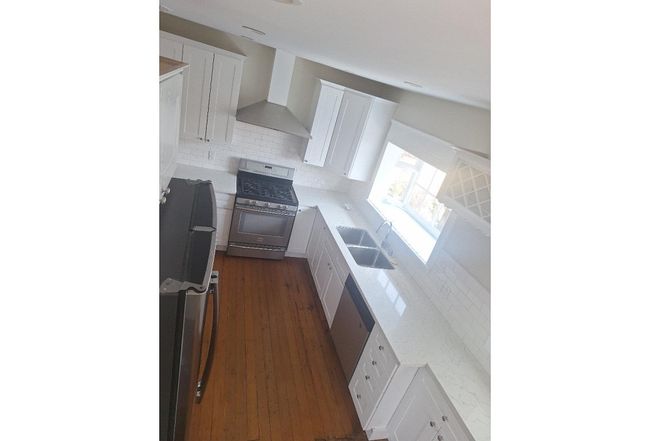 Additional photo 2 of property located at 2109 Marengo Ave