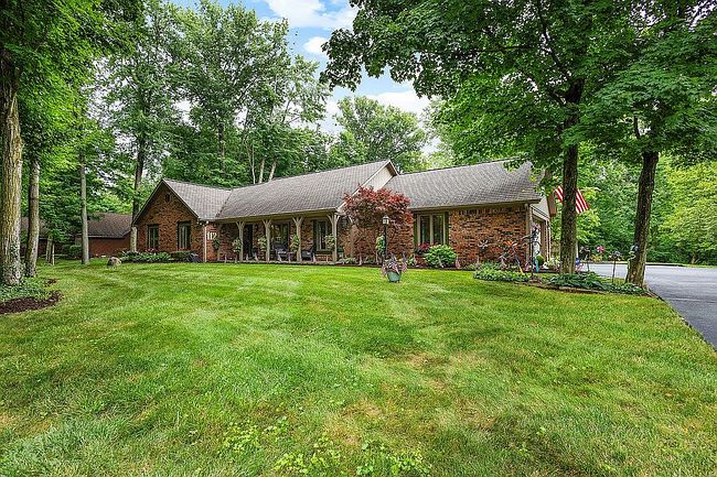 Photo of 112 Pinehurst Ave, Fishers, IN