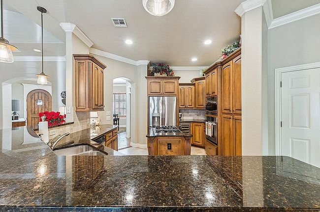 Photo of 1120 Villas Creek Dr, Edmond, OK