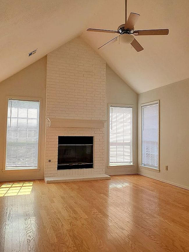 Photo of 1205 N Mallard Ln, Rogers, AR
