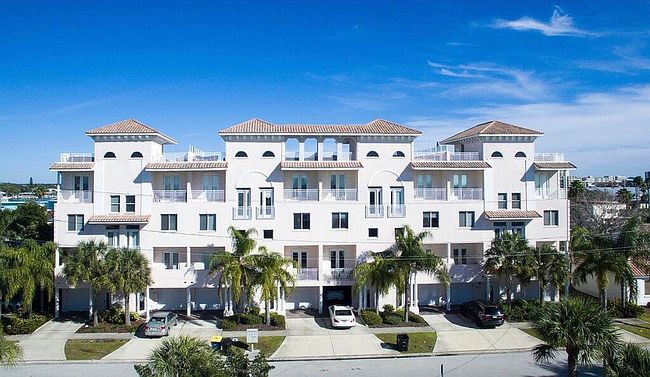Photo of 605 Poinsettia Ave Apt 2