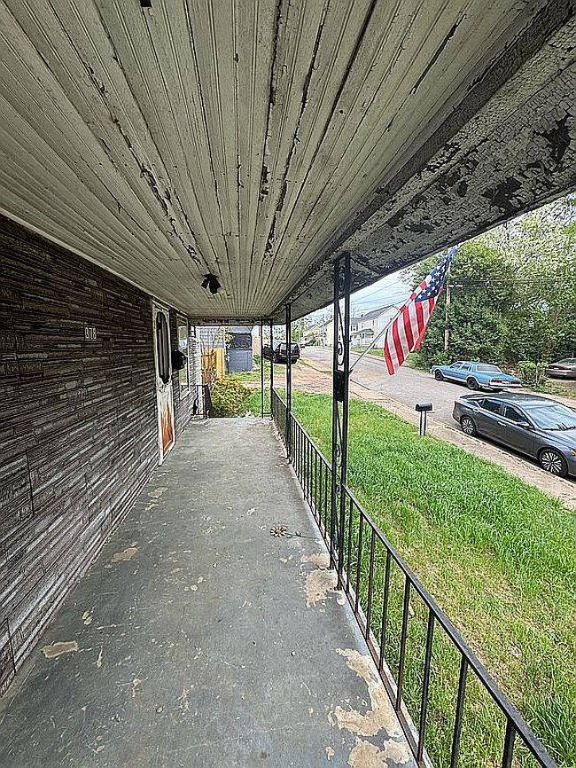 Image of 378 College St