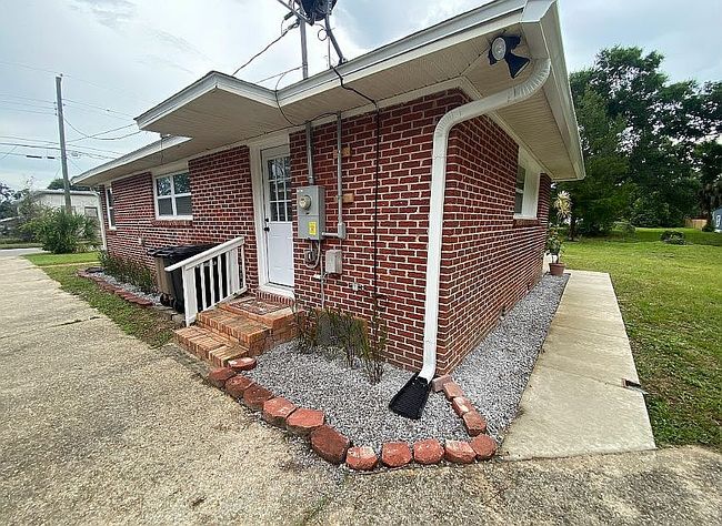 Photo of 814 W Gonzalez St