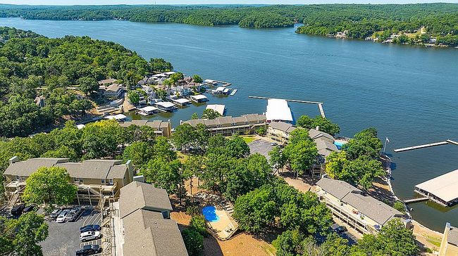 Photo of 2500 Bay Point Ln Apt 233, Osage Beach, MO