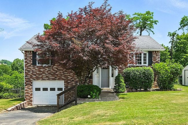 Photo of 170 Maryellen Dr, North Versailles, PA