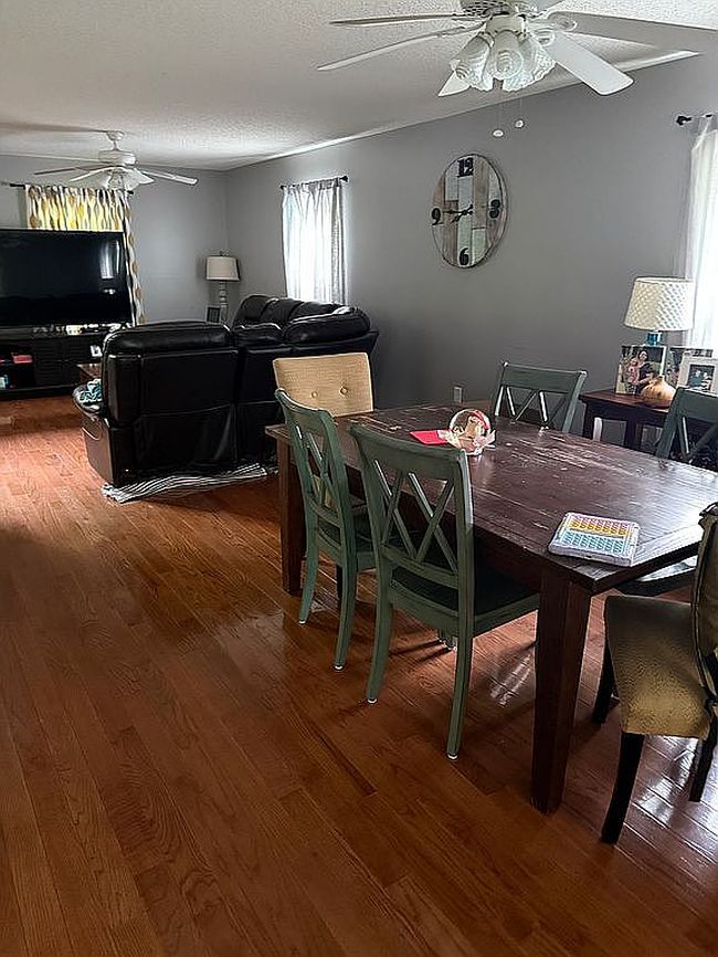 Image of 201 Pebble Dr