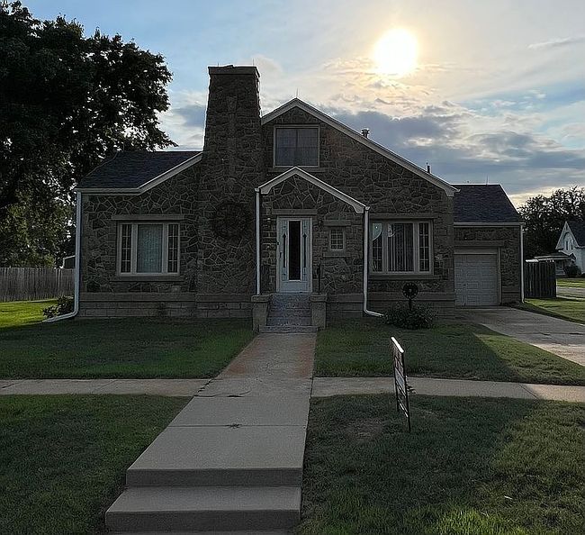 Photo of 621 N Pomeroy Ave, Hill City, KS