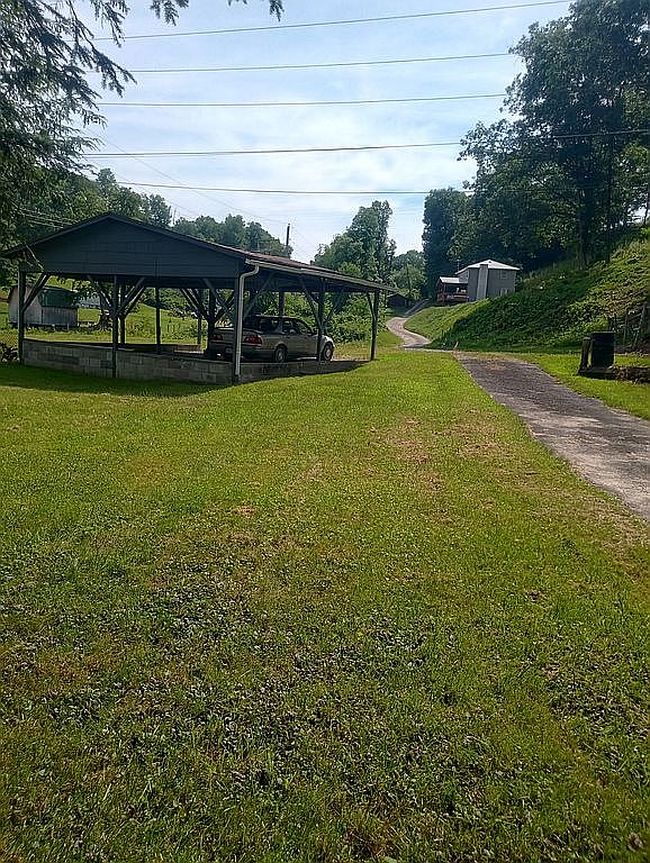 Photo of 664 Sun Mine Rd, Glen Jean, WV