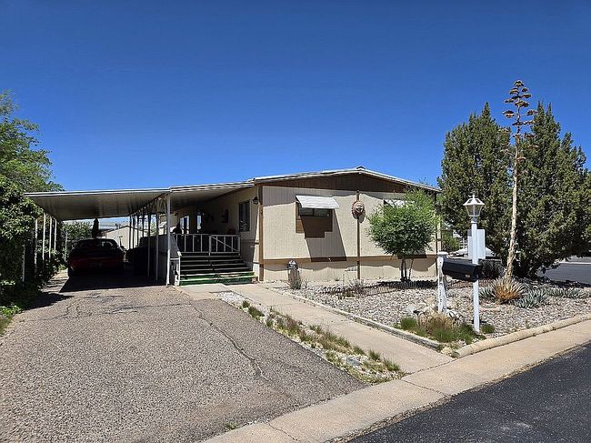 Photo of 901 Beaver Trl Se, Albuquerque, NM