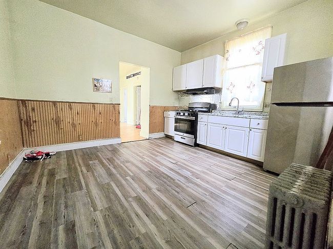 Image of 644 E 229th St