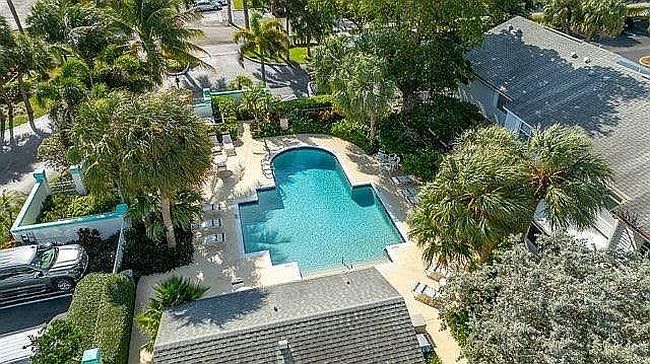 Image of 2663 Ne 15th St