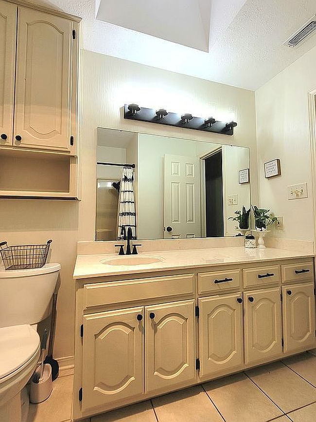 Photo of 504 Brookhollow Dr, White Oak, TX