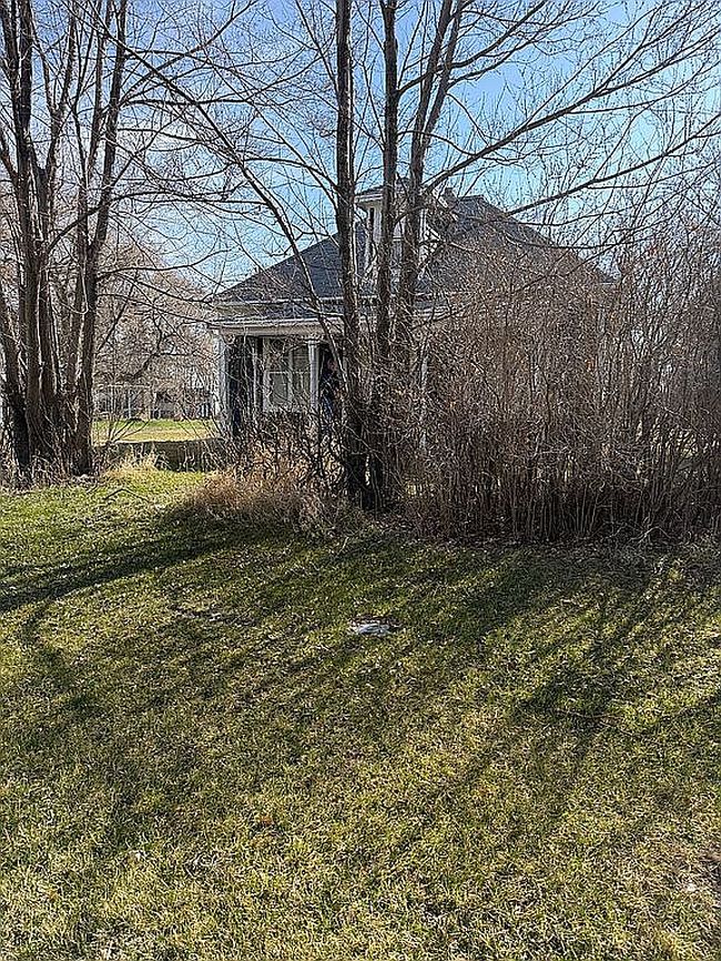 Image of 207 B Ave S