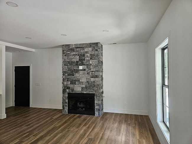Additional photo 3 of property located at 111 Arthur Ln