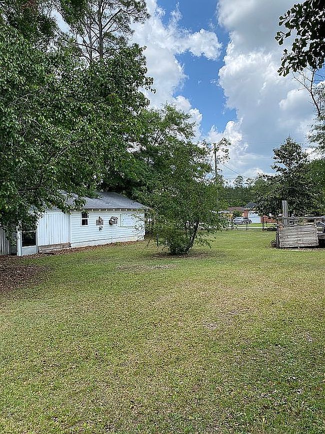 Photo of 211 Iris Dr, Walterboro, SC